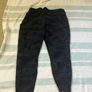 LULULEMON LEGGINGS- 25” inseam size 16